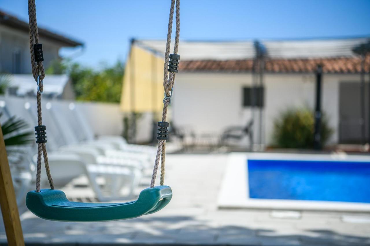 Summer House Nina Apartment Pavicini Екстериор снимка