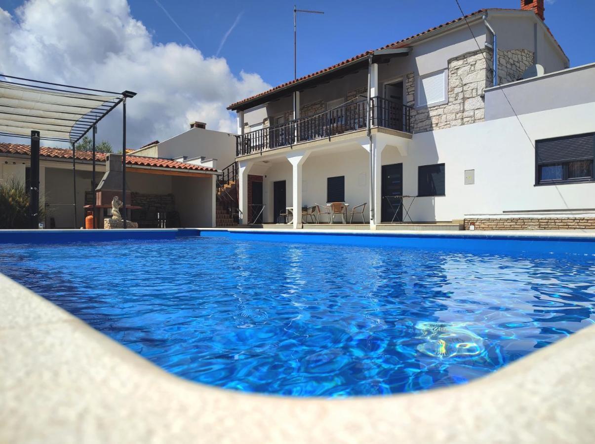 Summer House Nina Apartment Pavicini Екстериор снимка